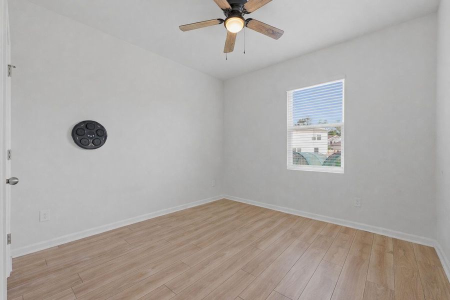 Spacious, unfurnished interior of a new home in Bradford Pointe, Summerville (Image 31).