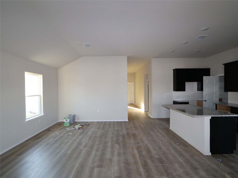 Spacious, unfurnished interior of a new home in Marble Creek Crossing, Austin (Image 9). Spacious, unfurnished interior of a new home in Marble Creek Crossing, Austin (Image 9).