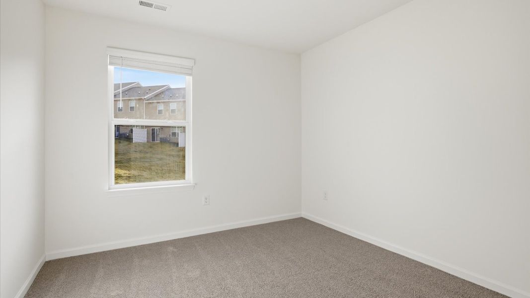 Spacious, unfurnished interior of a new home in Cherokee Crossing, Kodak (Image 19).