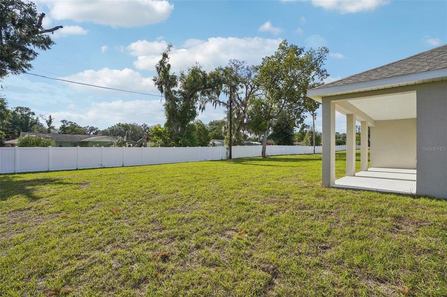 Exterior details and patio area of a home in Sable Run, Ocala (Image 19). Exterior details and patio area of a home in Sable Run, Ocala (Image 19).