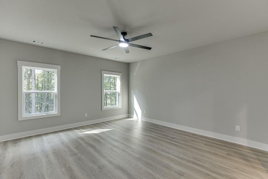 Spacious, unfurnished interior of a new home in , Jefferson (Image 20).