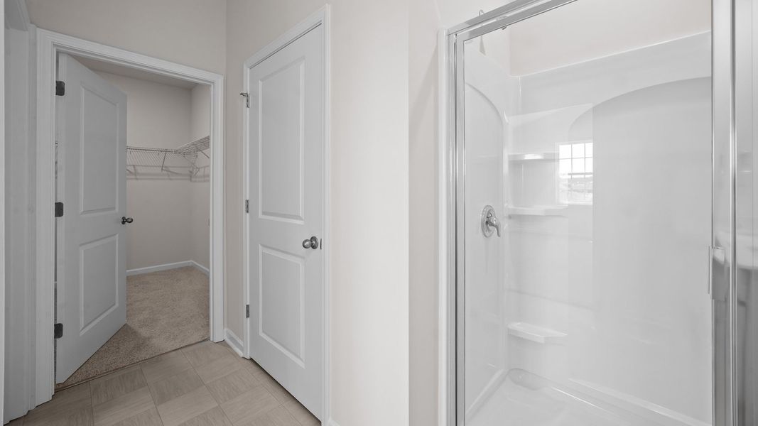 Spacious, unfurnished interior of a new home in Ridgewood Farms, Winterville (Image 24).