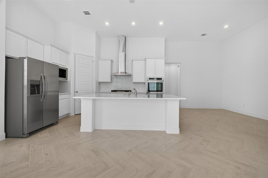Furnished interior view inside a new home in Lago Mar, Texas City (Image 8).