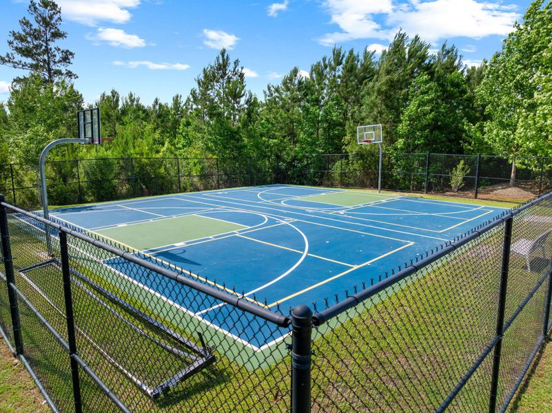 Community amenities in Bradford Pointe, Summerville (Image 27).