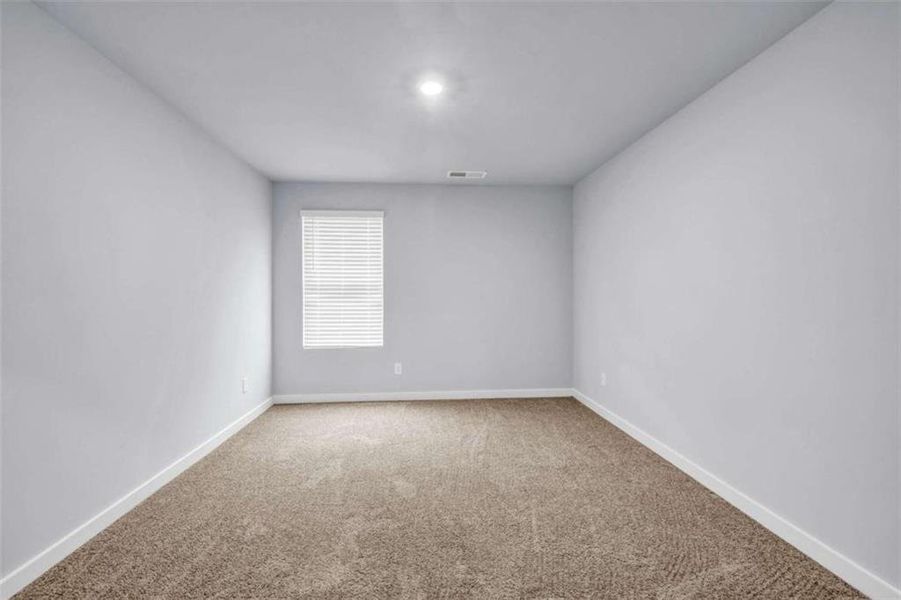 Spacious, unfurnished interior of a new home in Palmetto Oaks Phase III, Palmetto (Image 28). Spacious, unfurnished interior of a new home in Palmetto Oaks Phase III, Palmetto (Image 28).