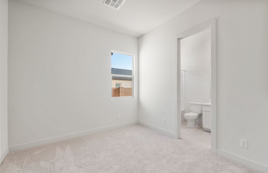 Spacious, unfurnished interior of a new home in Artisan at Asante, Surprise (Image 28). Spacious, unfurnished interior of a new home in Artisan at Asante, Surprise (Image 28).