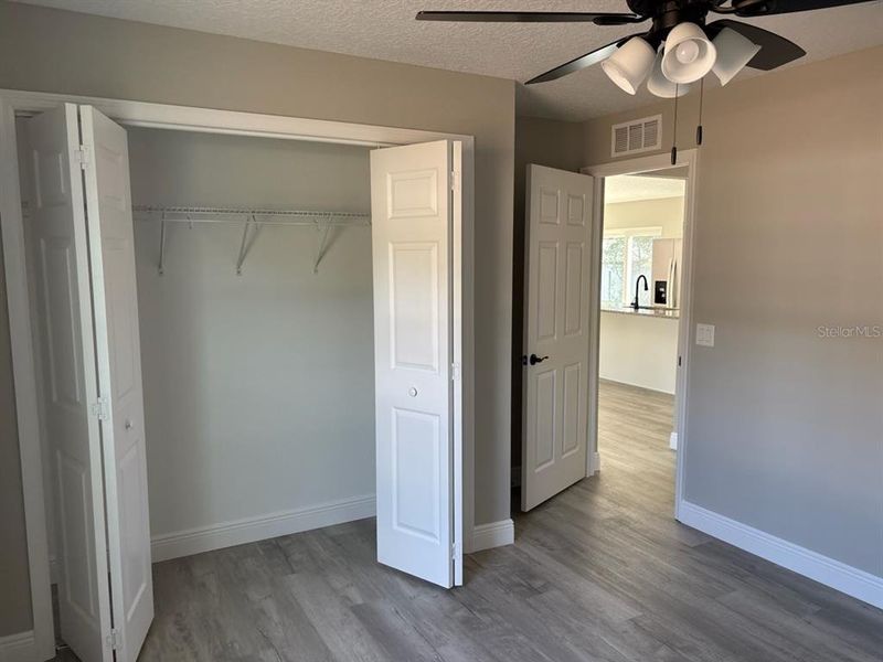 Spacious, unfurnished interior of a new home in , Citrus Springs (Image 16).
