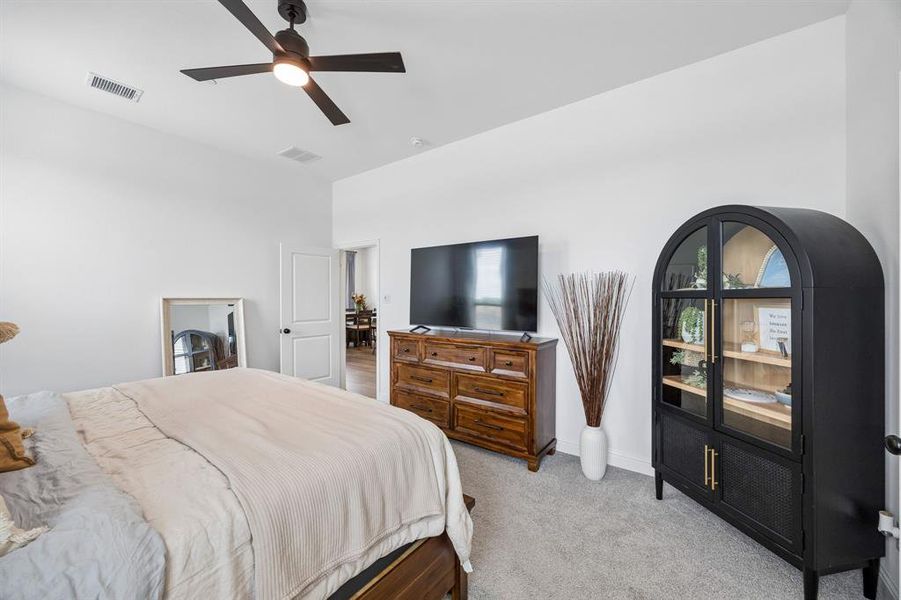 Furnished interior view inside a new home in , Grand Prairie (Image 14).