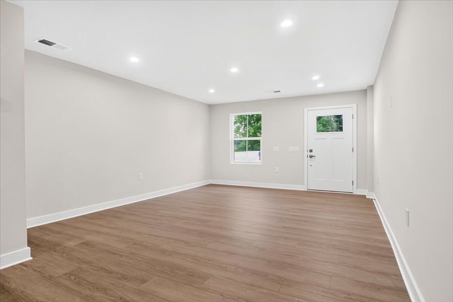 Spacious, unfurnished interior of a new home in Arden Woods, Greenville (Image 10).