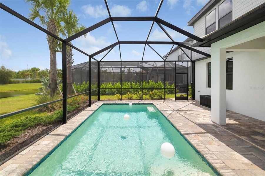 Exterior details and patio area of a home in , Bradenton (Image 33).