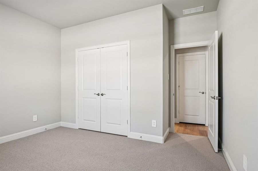 Photo is not of the actual home, but is an inspirational photo of builder’s model home and may depict options, furnishings, and/or decorator features that are not included. Photo is not of the actual home, but is an inspirational photo of builder’s model home and may depict options, furnishings, and/or decorator features that are not included.