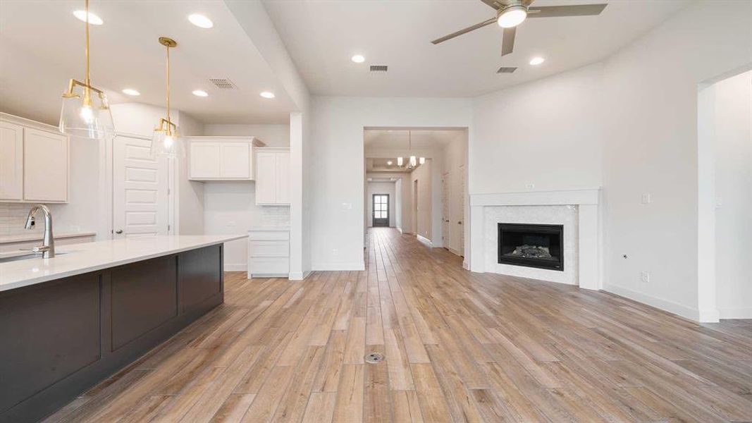 Spacious, unfurnished interior of a new home in Cambridge Crossing, Celina (Image 22).