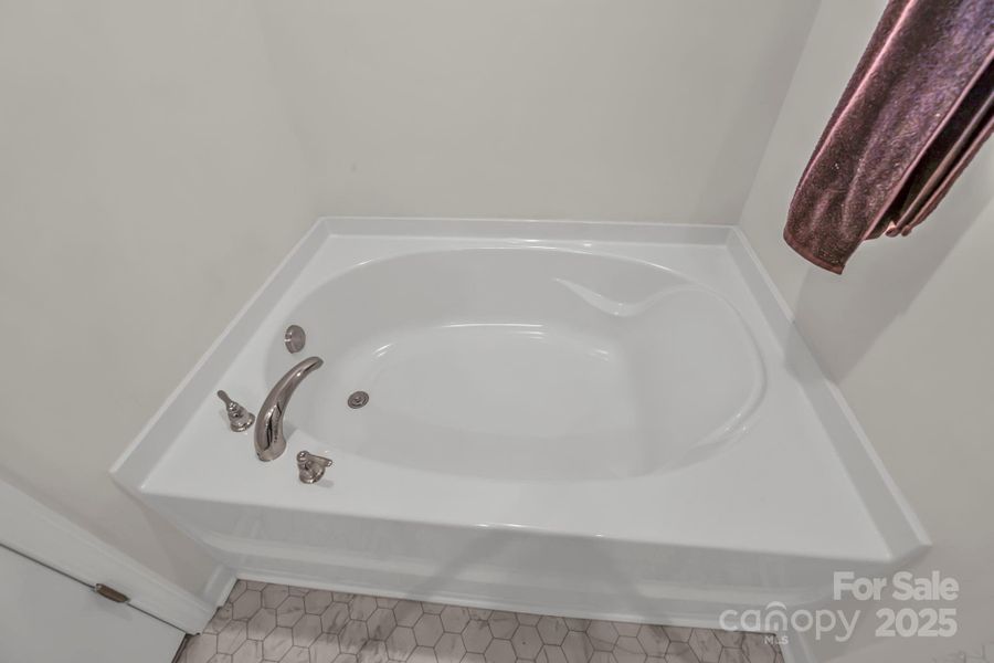 Furnished interior view inside a new home in Calvin Creek, Troutman (Image 14).