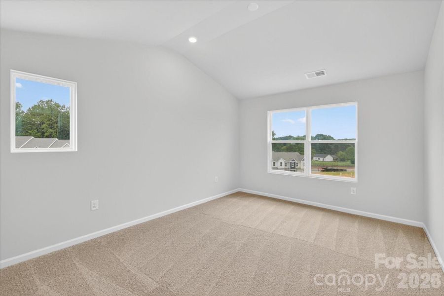 Spacious, unfurnished interior of a new home in Rhyne Court, Gastonia (Image 24).