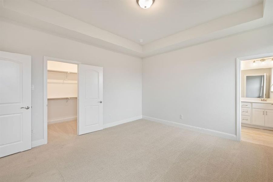 Spacious, unfurnished interior of a new home in Creekside, Royse City (Image 10).