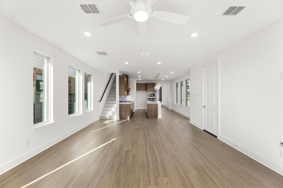 Spacious, unfurnished interior of a new home in Garden Collection at Union Park, Little Elm (Image 14).