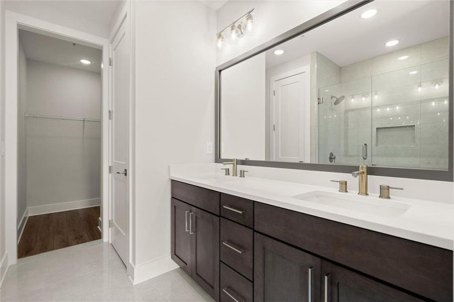 Furnished interior view inside a new home in , Alpharetta (Image 10).