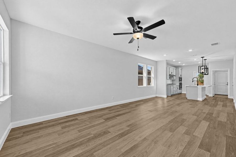 Spacious, unfurnished interior of a new home in North Sky Celina, Celina (Image 15). Spacious, unfurnished interior of a new home in North Sky Celina, Celina (Image 15).