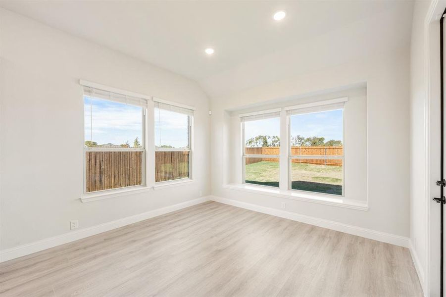 Spacious, unfurnished interior of a new home in The Oaks, Red Oak (Image 26).
