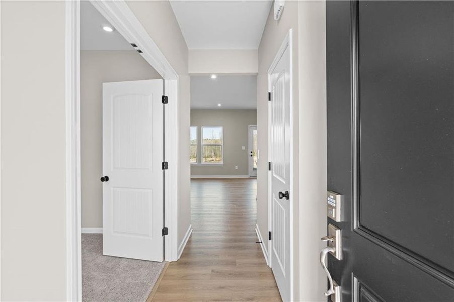 Spacious, unfurnished interior of a new home in Twin Lakes, Hoschton (Image 16). Spacious, unfurnished interior of a new home in Twin Lakes, Hoschton (Image 16).