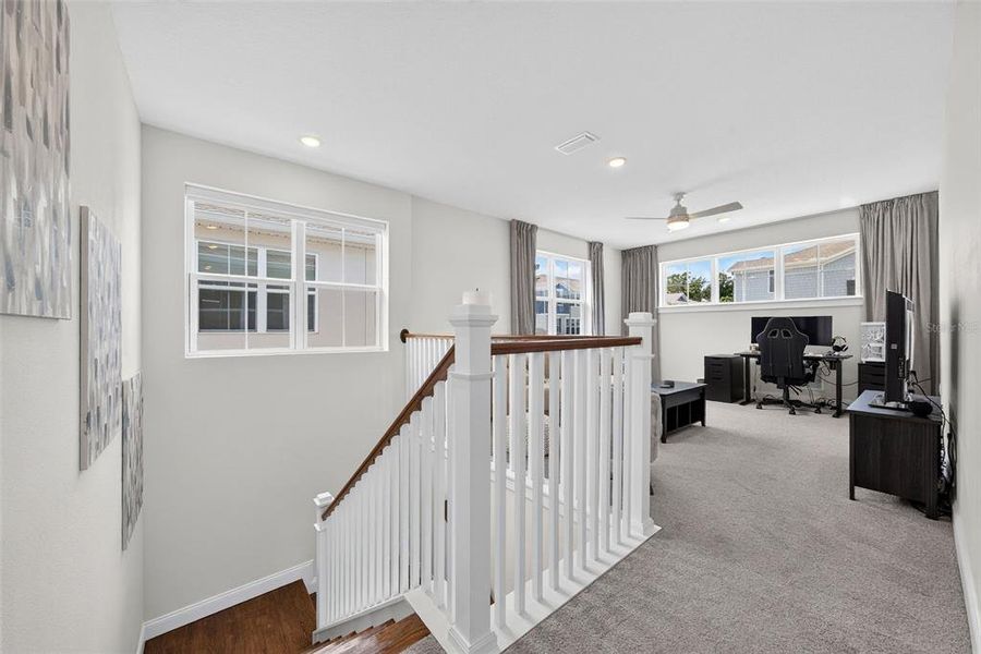 Furnished interior view inside a new home in , Orlando (Image 19).