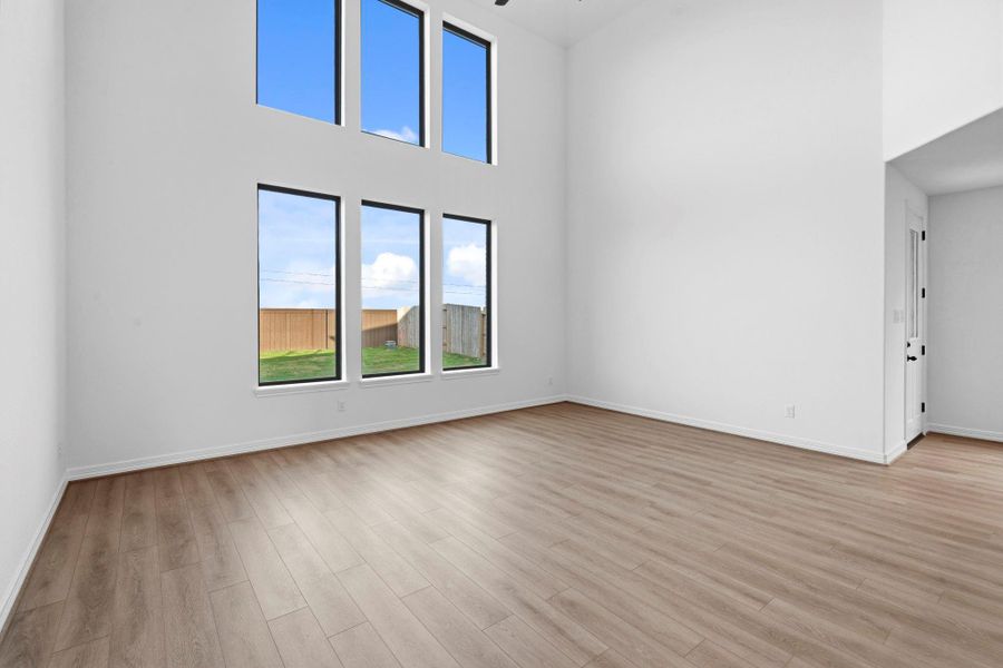 Spacious, unfurnished interior of a new home in Brookewater, Rosenberg (Image 32).