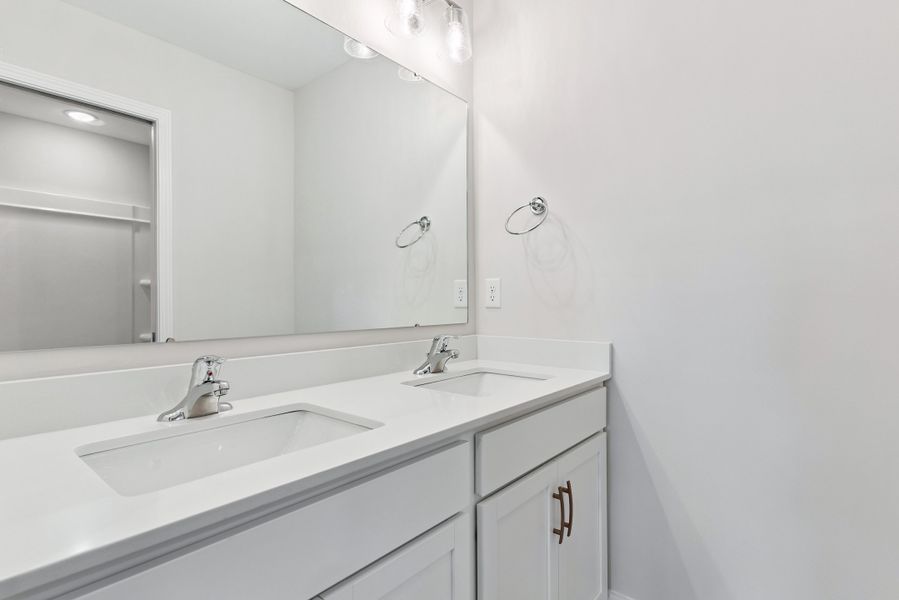 Close-up of interior finishes inside a home in NorthShore on the St. Marys River, Kingsland (Image 16).