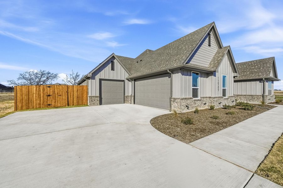 Image 37 of a home in Coyote Crossing.