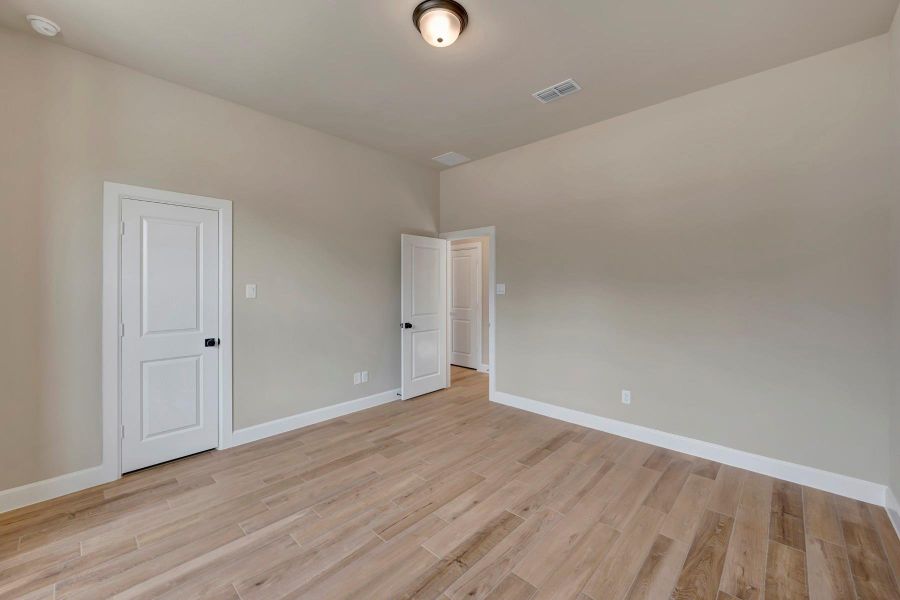 Spacious, unfurnished interior of a new home in Indigo - Enclave Collection, Richmond (Image 20). Spacious, unfurnished interior of a new home in Indigo - Enclave Collection, Richmond (Image 20).