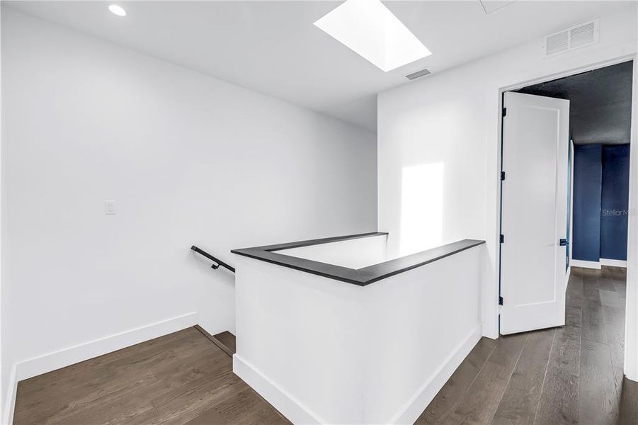 Image 43 of a home in East Oak Townhomes.