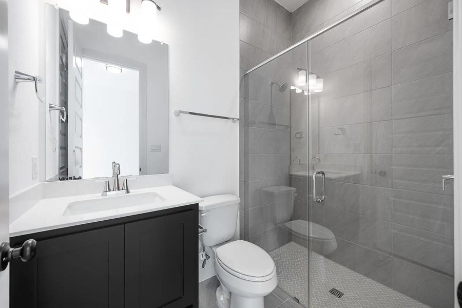 Huntley II C bathroom 3