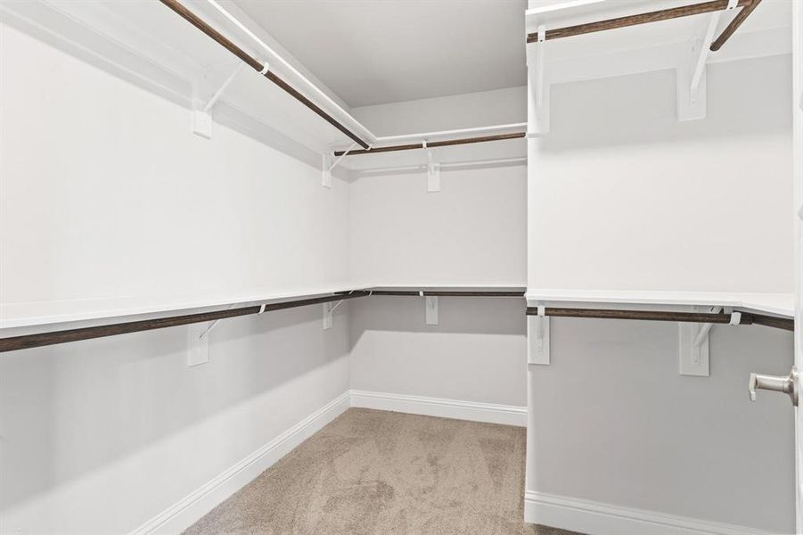 Spacious, unfurnished interior of a new home in Grand Oaks Reserve, Cleveland (Image 10).
