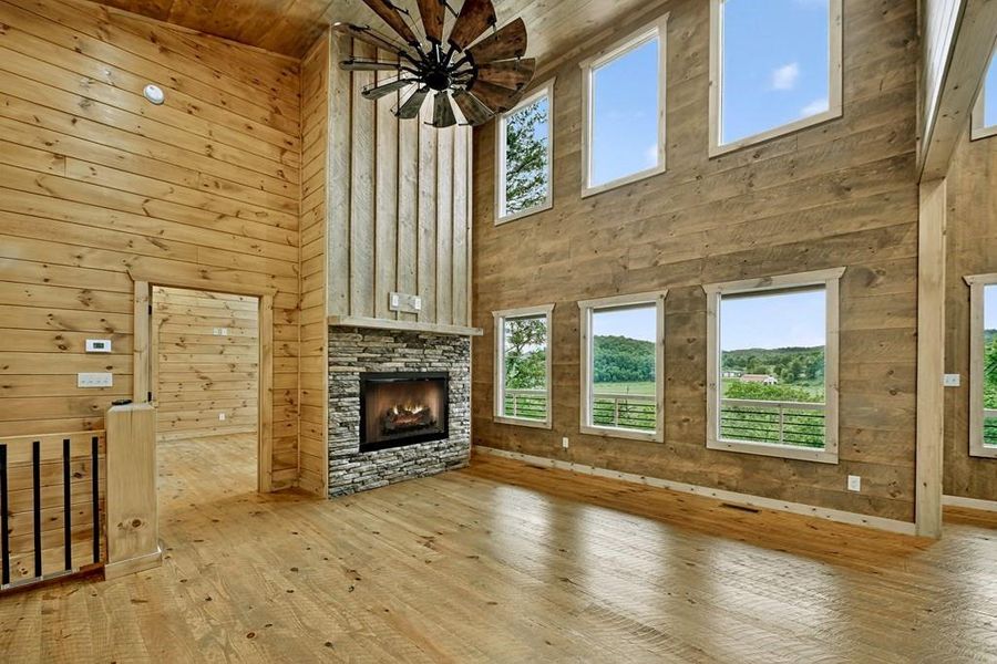 Image 43 of a home in .