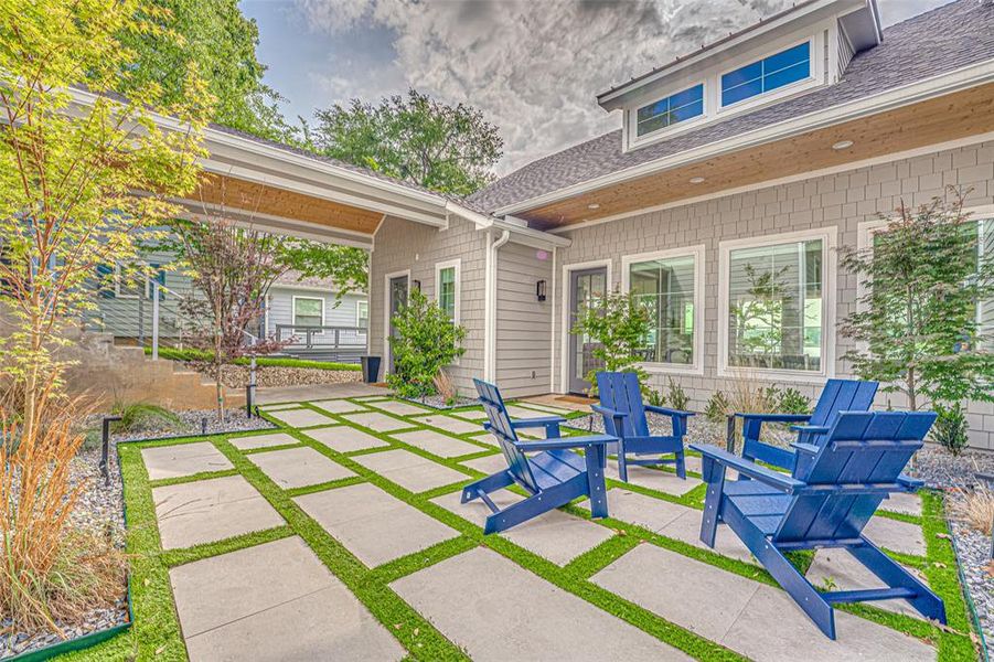 Exterior details and patio area of a home in , Eustace (Image 3).