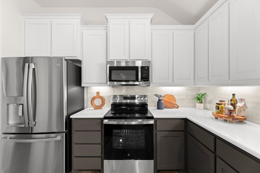 Representative furnished interior of a home built from the Concept 2065 by Risewell Homes in Summer Crest, Fort Worth (Image 8).