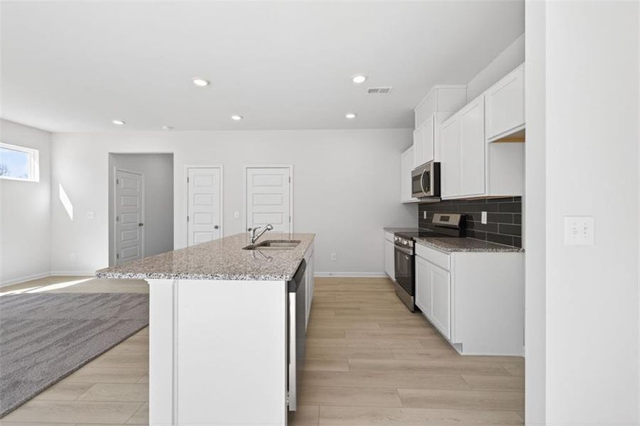 Furnished interior view inside a new home in Fuller Station, Loganville (Image 6). Furnished interior view inside a new home in Fuller Station, Loganville (Image 6).