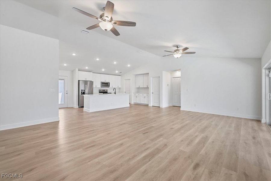 Spacious, unfurnished interior of a new home in Cape Coral, Cape Coral (Image 17).