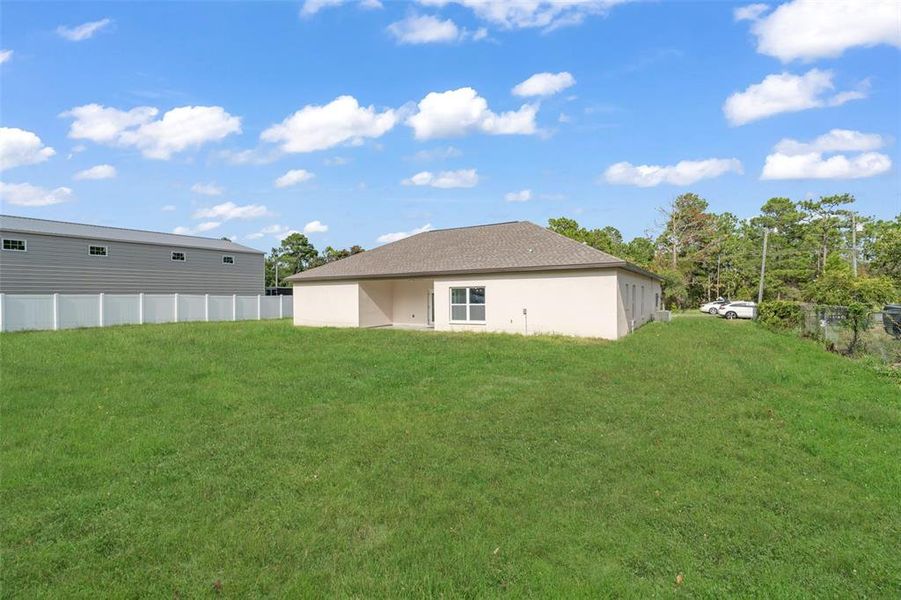 Exterior details and patio area of a home in , Weeki Wachee (Image 23).