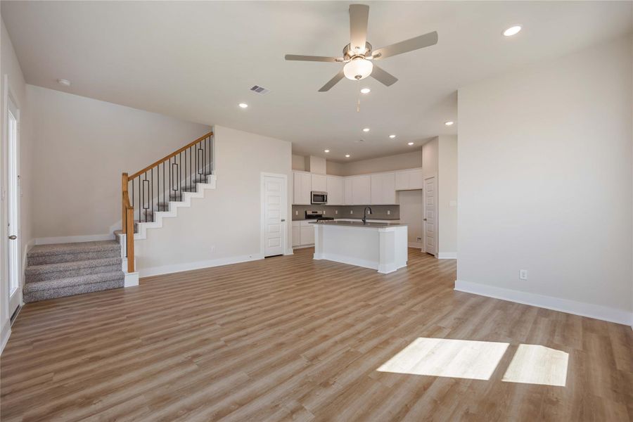 Spacious, unfurnished interior of a new home in Alicante, Houston (Image 23). Spacious, unfurnished interior of a new home in Alicante, Houston (Image 23).