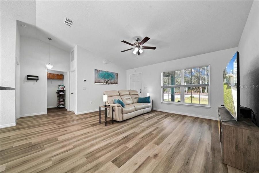 Furnished interior view inside a new home in , Ocklawaha (Image 9).