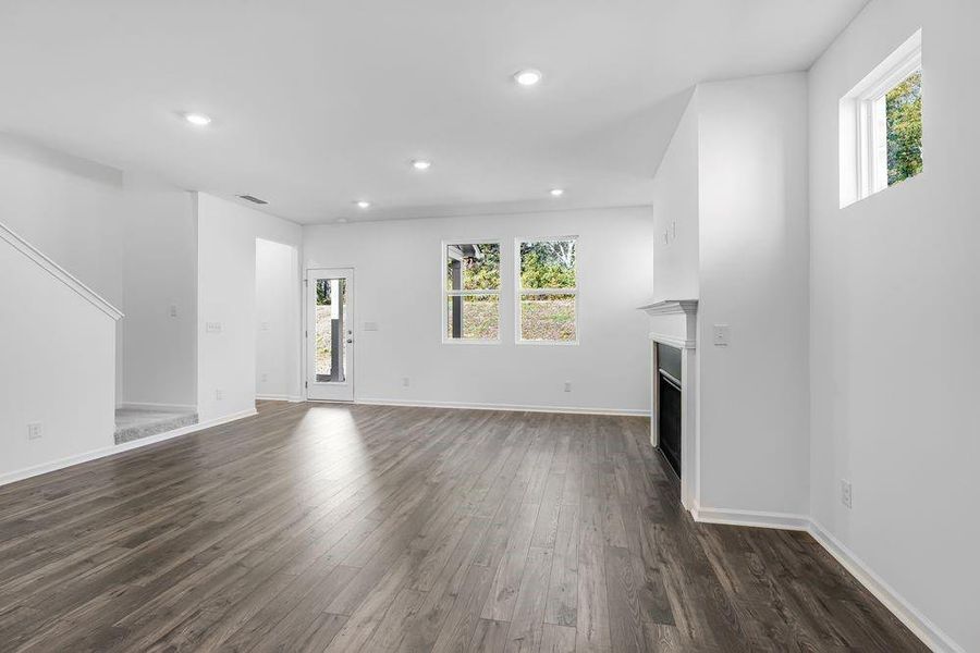 Spacious, unfurnished interior of a new home in Windance Lake, Loganville (Image 21).