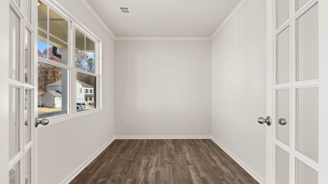 Spacious, unfurnished interior of a new home in Falcon Landing, Gainesville (Image 14).