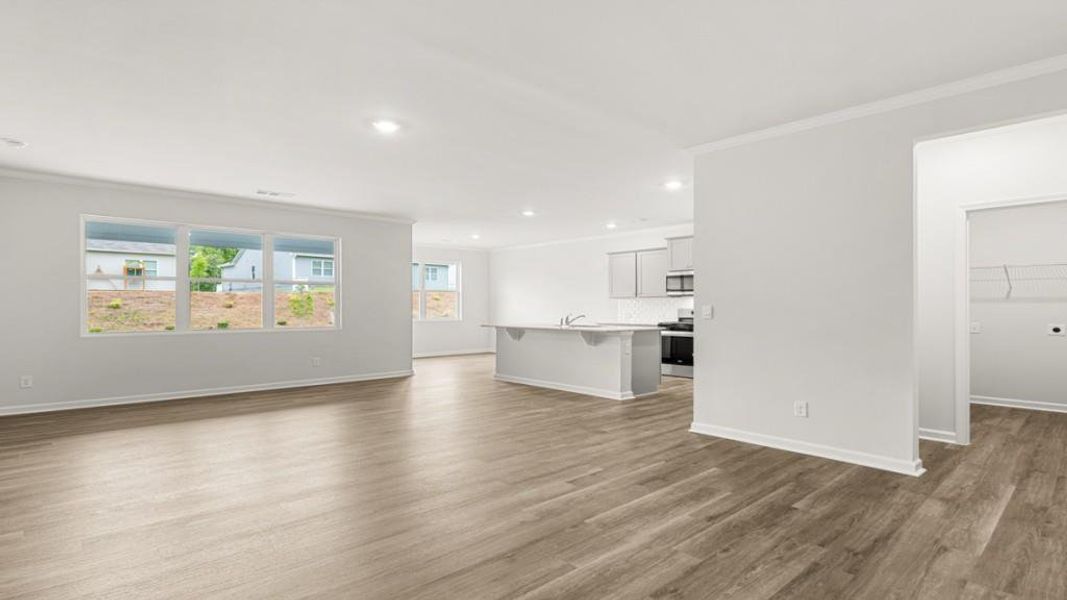 Spacious, unfurnished interior of a new home in Lost Creek, Dallas (Image 12).