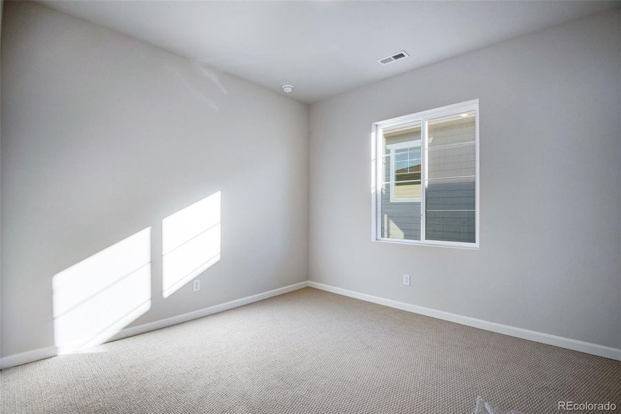 Spacious, unfurnished interior of a new home in Prelude at Sterling Ranch, Littleton (Image 40).