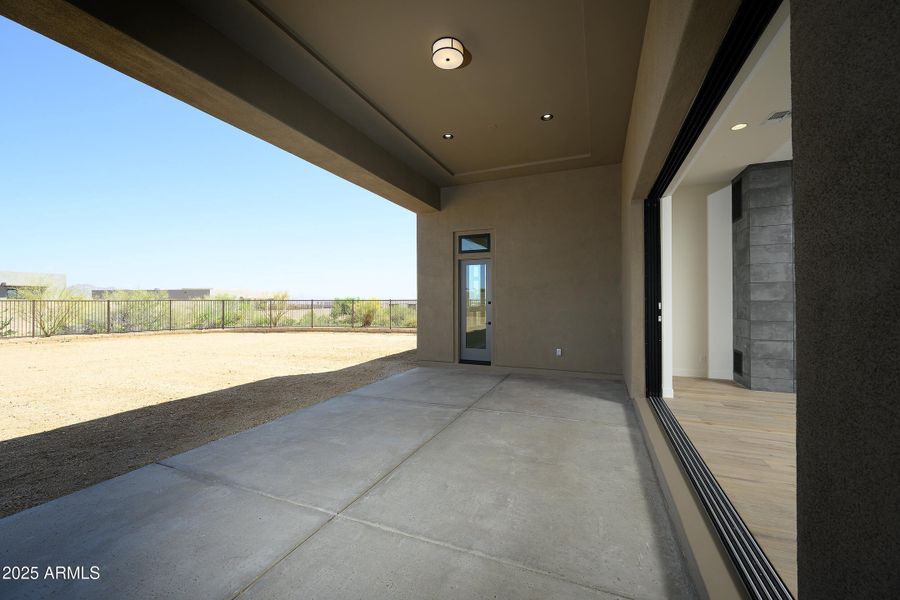 Seamless Indoor/Outdoor Living Seamless Indoor/Outdoor Living