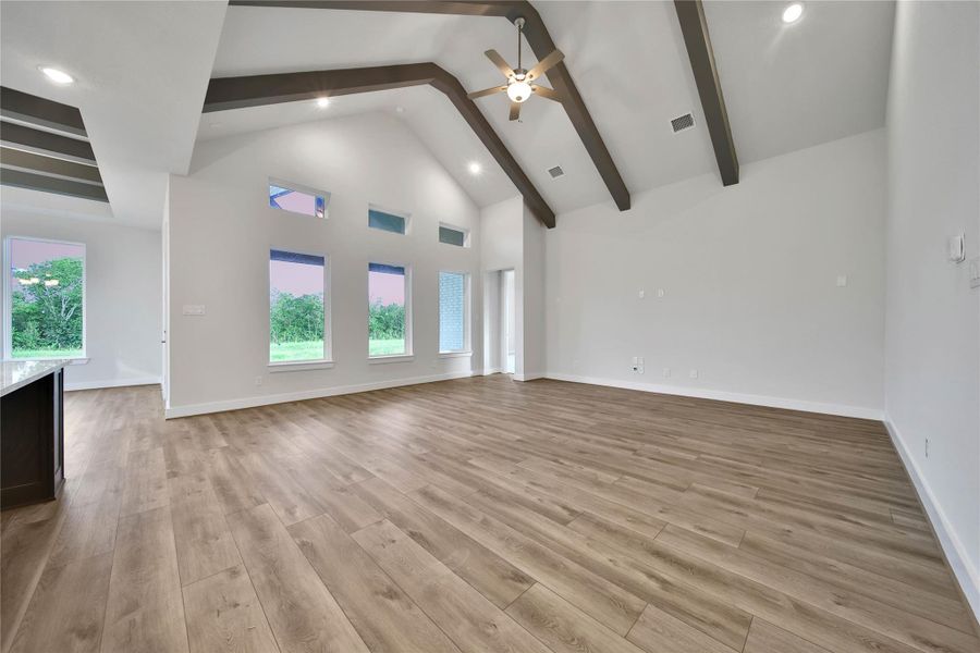 Spacious, unfurnished interior of a new home in , Rosharon (Image 18).