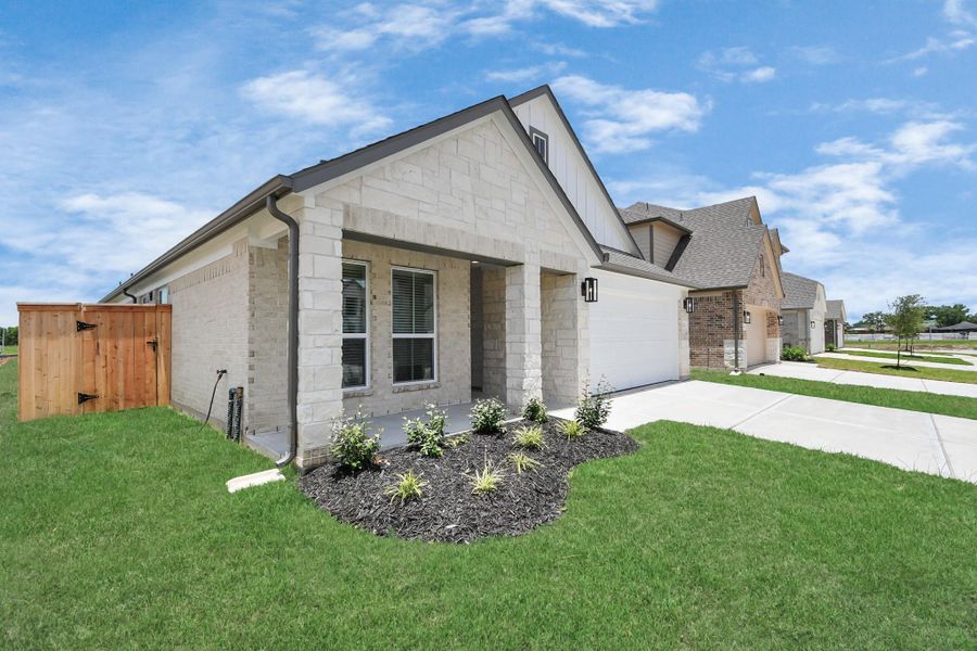 Sample photo of completed home with similar floor plan. Actual colors and selections may vary. Sample photo of completed home with similar floor plan. Actual colors and selections may vary.