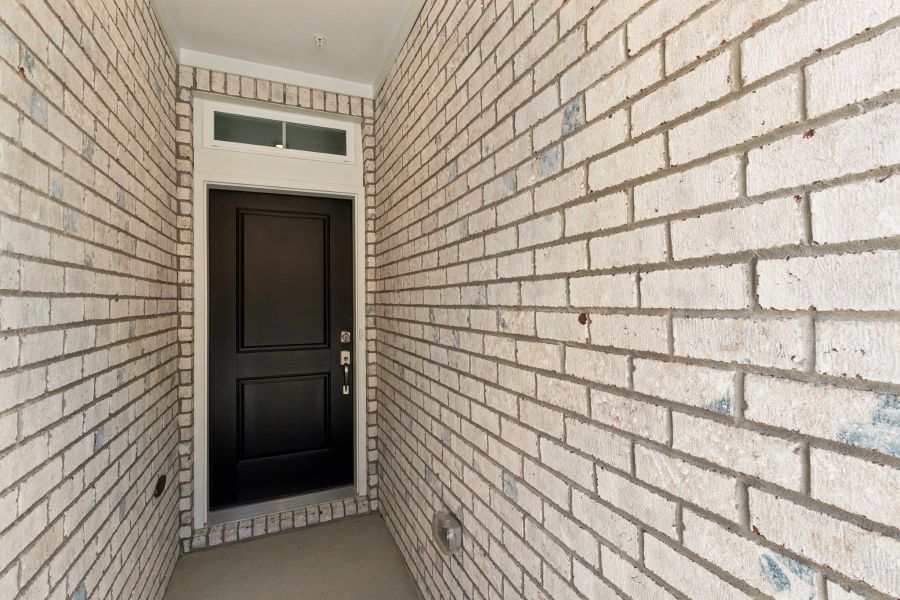 Exterior details and patio area of a home in Grandview Terrace, Canton (Image 4).