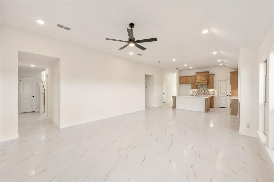 Spacious, unfurnished interior of a new home in Georgetown at Kings Fort 50s, Kaufman (Image 25).