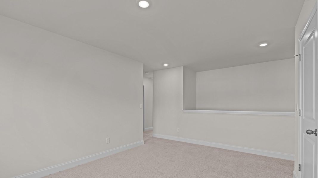 Spacious, unfurnished interior of a new home in Villa Grande, Winterville (Image 16).